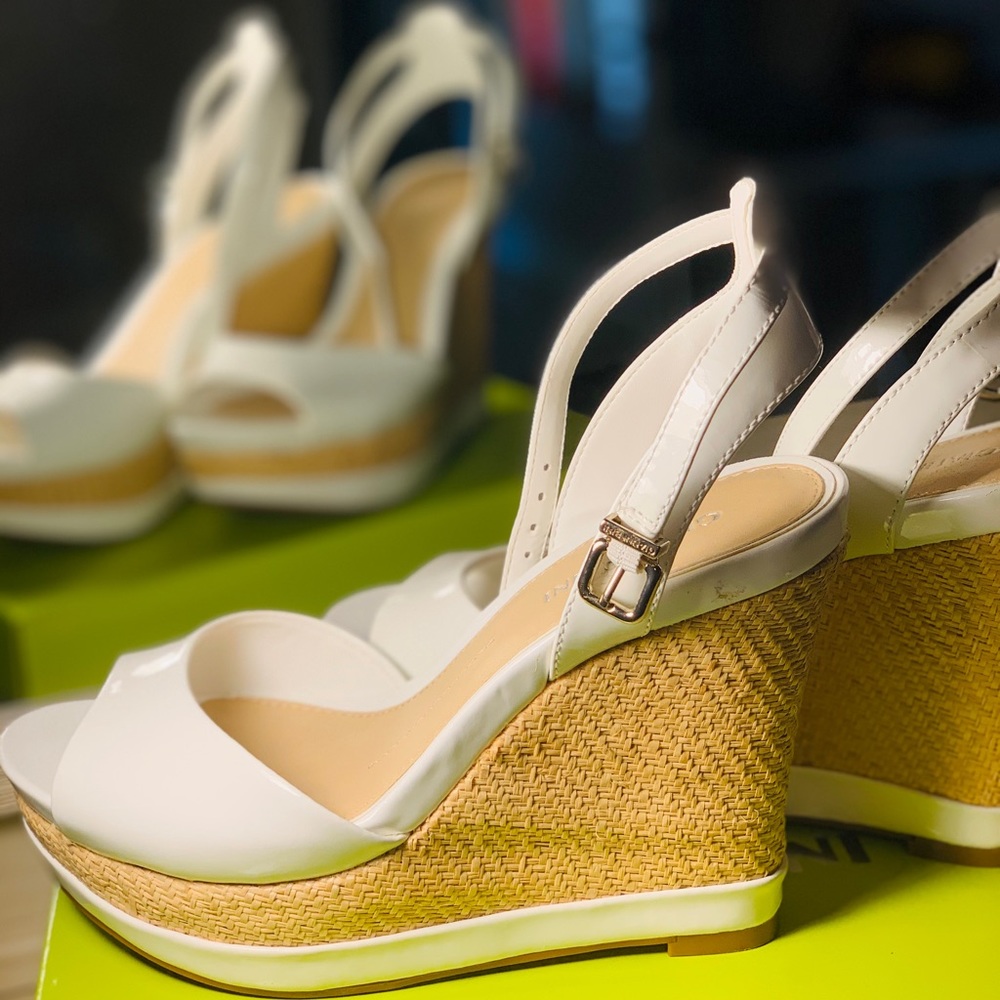 White wedges